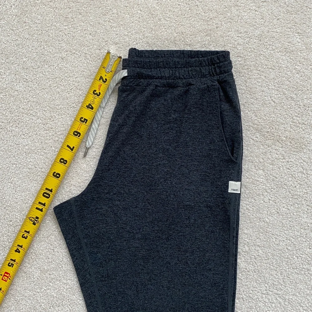 Vuori Women’s Dark Gray Jogger Sweatpants with Contrast Drawstring - Picture 12 of 13